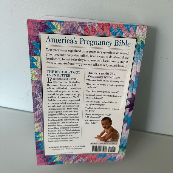 WHAT TO EXPECT WHEN YOU’RE EXPECTING 5TH EDITION - PREGNANCY BOOK - Picture 3 of 6